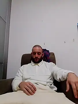 bearguy998 online show from January 2025 11:54:01 PM