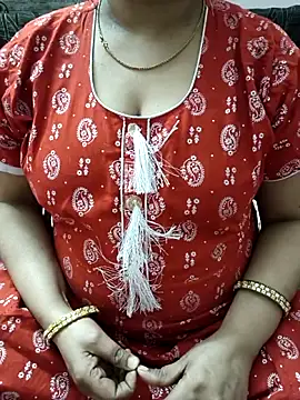 cuteyqueen online show from February 2026 01:48:02 PM