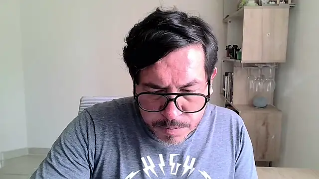 OsoMaduro12 online show from February 2026 08:35:02 PM