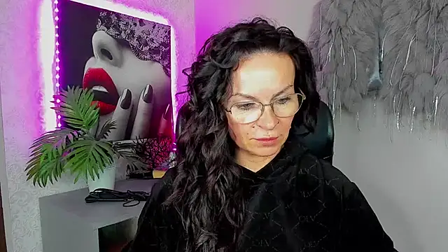 HelenLuxx online show from April 2026 03:14:02 PM
