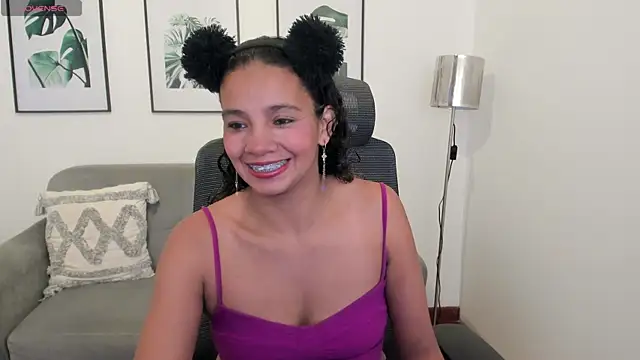 leslyflorez online show from February 2025 09:09:01 PM