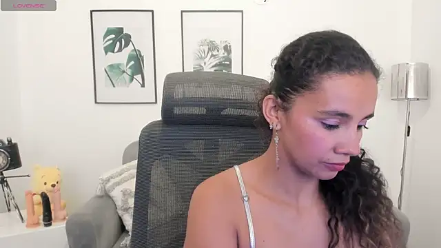 leslyflorez online show from March 2025 11:32:02 PM