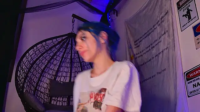 Snapshot of AriaVoss chatting on February 2026 09:43:01 PM AriaVoss online show from February 2026 09:43:01 PM