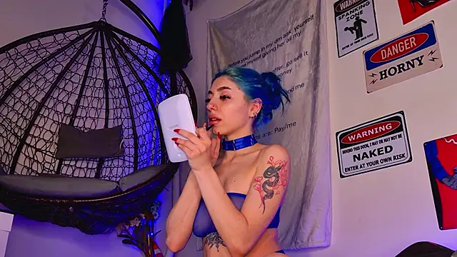 Snapshot of AriaVoss chatting on March 2026 10:59:02 PM AriaVoss online show from March 2026 10:59:02 PM