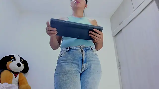 Amelia Debora Antonella online show from April 2026 01:31:02 PM