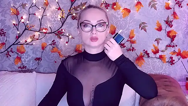 Snapshot of EllianaReese chatting on October 2025 02:20:01 AM EllianaReese online show from October 2025 02:20:01 AM