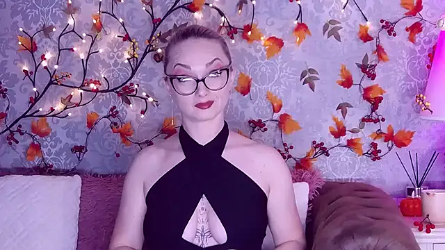 Snapshot of EllianaReese chatting on October 2025 02:26:02 AM EllianaReese online show from October 2025 02:26:02 AM