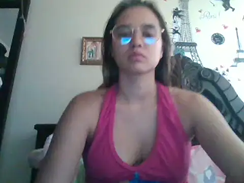 Snapshot of trianabell chatting on March 2025 03:53:02 PM trianabell online show from March 2025 03:53:02 PM
