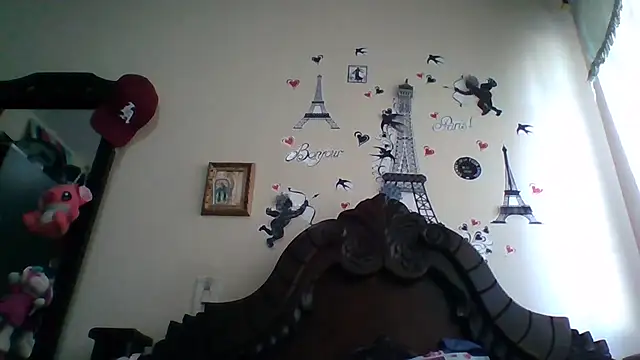 trianabell online show from November 2025 04:18:01 PM