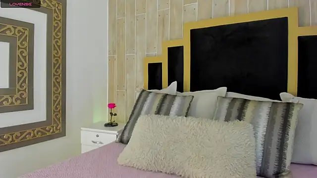 Snapshot of TamyHoney chatting on January 2025 06:21:01 PM TamyHoney online show from January 2025 06:21:01 PM