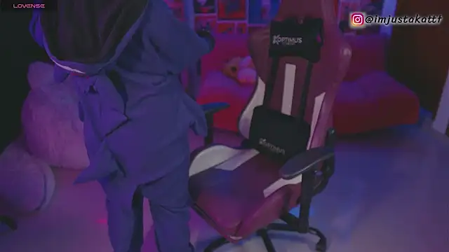 Snapshot of sensualkattt chatting on November 2025 01:38:01 AM sensualkattt online show from November 2025 01:38:01 AM