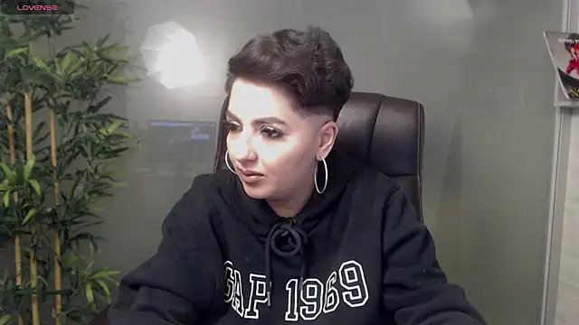 BustyAllyy online show from February 2025 11:47:01 PM