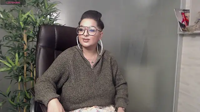 BustyAllyy online show from February 2025 09:27:02 PM