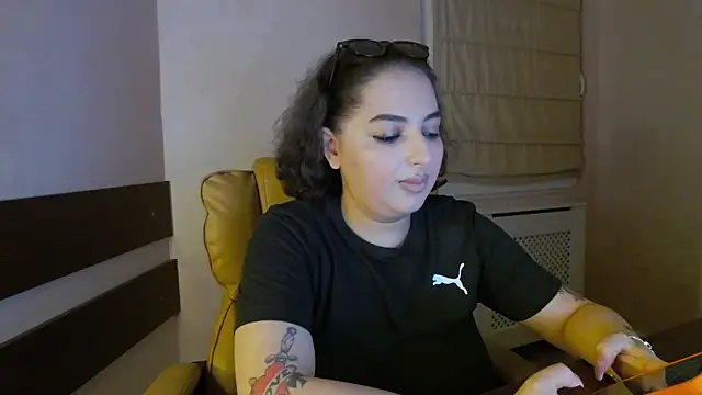 BustyAllyy online show from June 2026 06:41:01 PM