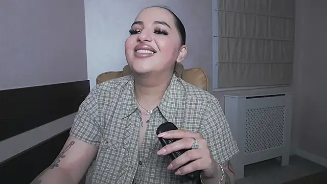 BustyAllyy online show from June 2026 06:43:01 PM