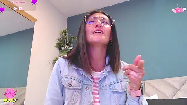 SharisWillian online show from February 2026 04:24:02 AM