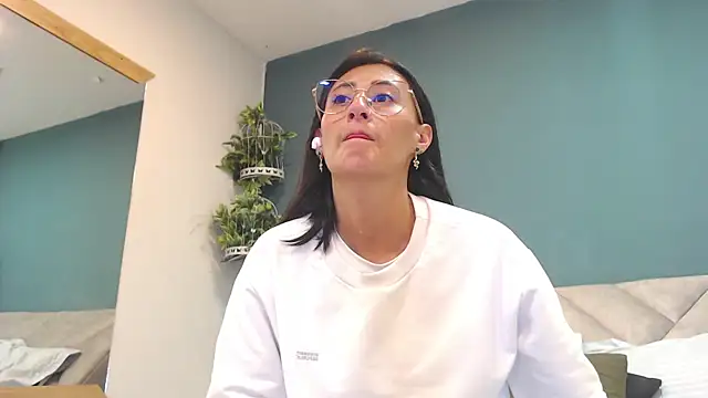 SharisWillian online show from March 2026 03:56:01 AM