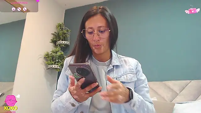 SharisWillian online show from March 2026 03:44:02 AM