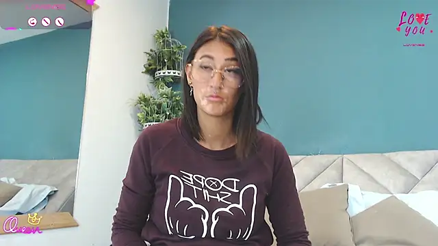 SharisWillian online show from June 2026 03:46:01 AM