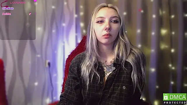 Snapshot of JustMeowGirl chatting on January 2025 04:54:01 AM JustMeowGirl online show from January 2025 04:54:01 AM