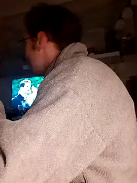 Snapshot of Schnubby1 chatting on January 2025 03:52:01 AM Schnubby1 online show from January 2025 03:52:01 AM