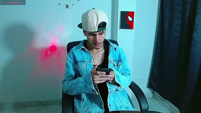 Bastiaan 28 online show from October 2025 10:53:02 PM