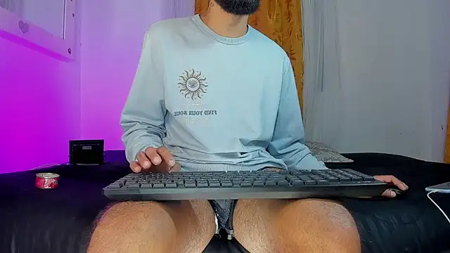 estiben 05 online show from March 2026 03:37:02 PM