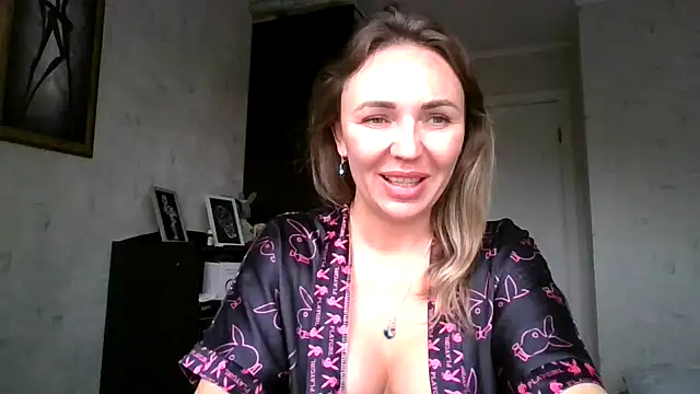 AngelinaLove28 online show from September 2025 06:41:01 AM