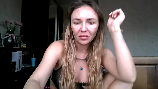 AngelinaLove28 online show from November 2025 07:42:02 AM