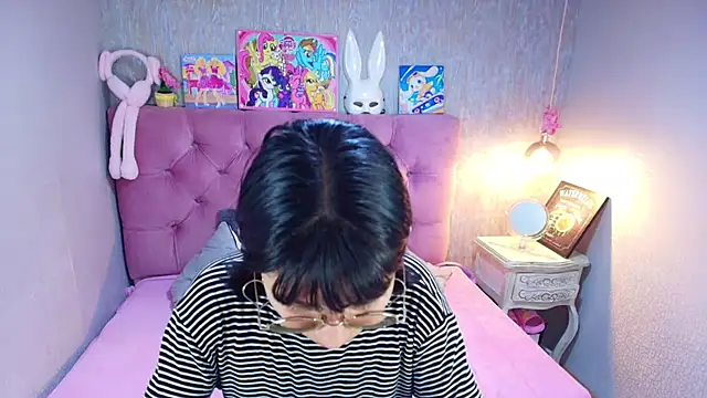 charlottemoonxz online show from March 2026 06:43:01 PM