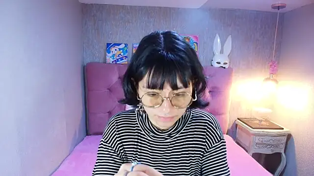 charlottemoonxz online show from April 2026 06:12:01 PM