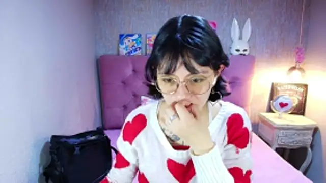 charlottemoonxz online show from April 2026 06:21:02 PM