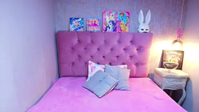 charlottemoonxz online show from April 2026 06:14:02 PM