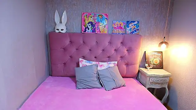 charlottemoonxz online show from June 2026 04:40:02 PM