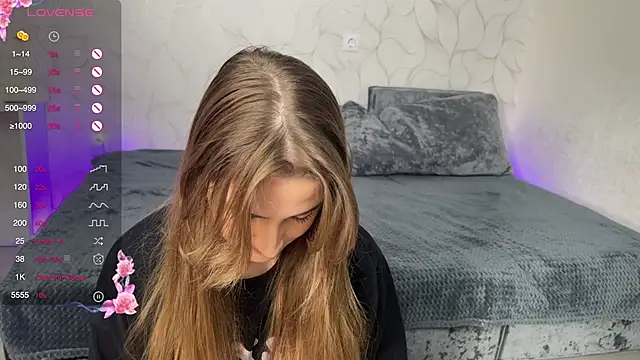 Snapshot of Vibe_to_night chatting on October 2025 07:09:02 AM Vibe to night online show from October 2025 07:09:02 AM