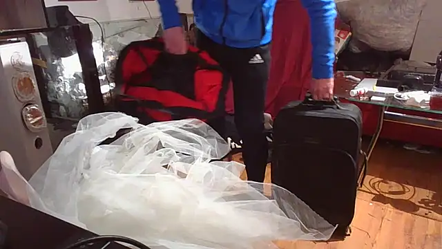 Snapshot of 0815lukas2024 chatting on December 2024 11:31:01 PM 0815lukas2024 online show from December 2024 11:31:01 PM