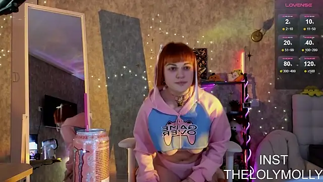 Snapshot of LolyMolli chatting on January 2026 10:30:02 AM LolyMolli online show from January 2026 10:30:02 AM