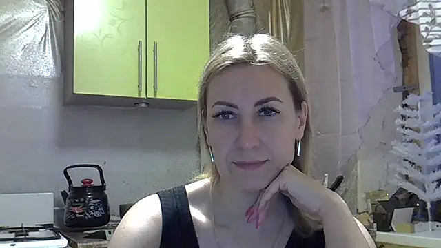 Snapshot of AshleyXHoney chatting on December 2024 05:26:01 AM AshleyXHoney online show from December 2024 05:26:01 AM