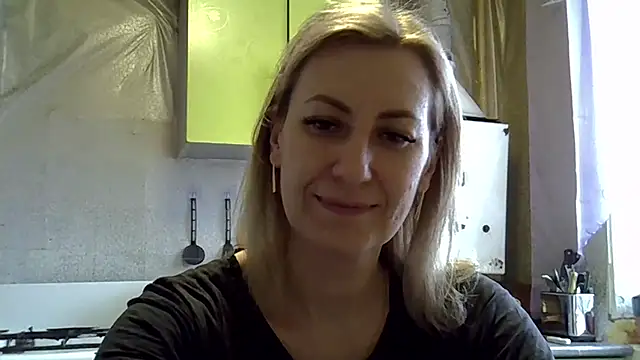 Snapshot of AshleyXHoney chatting on January 2025 09:48:02 AM AshleyXHoney online show from January 2025 09:48:02 AM