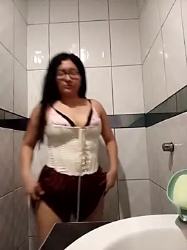 ladygmusic online show from November 2025 11:17:01 PM