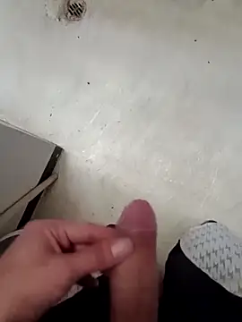 Snapshot of Wynni chatting on February 2026 12:20:02 PM Wynni online show from February 2026 12:20:02 PM