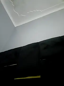 julietunderwoood online show from February 2026 08:01:01 PM