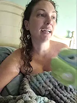Snapshot of MilfyMrsRobinson chatting on March 2025 12:46:01 PM MilfyMrsRobinson online show from March 2025 12:46:01 PM