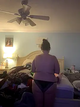 Snapshot of MilfyMrsRobinson chatting on September 2025 12:22:02 AM MilfyMrsRobinson online show from September 2025 12:22:02 AM