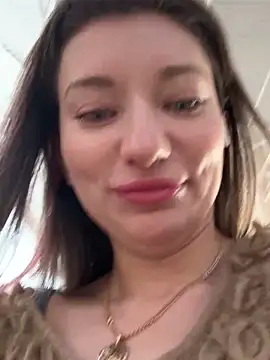 Snapshot of MooonReal chatting on December 2024 06:52:02 AM MooonReal online show from December 2024 06:52:02 AM