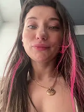 Snapshot of MooonReal chatting on January 2025 06:06:01 AM MooonReal online show from January 2025 06:06:01 AM