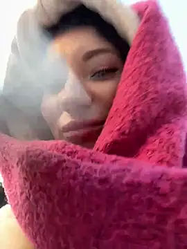 Snapshot of MooonReal chatting on January 2025 03:05:02 AM MooonReal online show from January 2025 03:05:02 AM