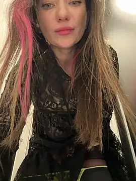 Snapshot of MooonReal chatting on January 2025 06:06:02 AM MooonReal online show from January 2025 06:06:02 AM