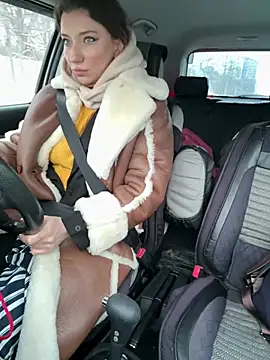 Snapshot of MooonReal chatting on January 2025 02:51:01 AM MooonReal online show from January 2025 02:51:01 AM