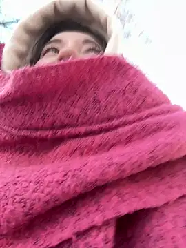 Snapshot of MooonReal chatting on February 2025 03:06:01 AM MooonReal online show from February 2025 03:06:01 AM